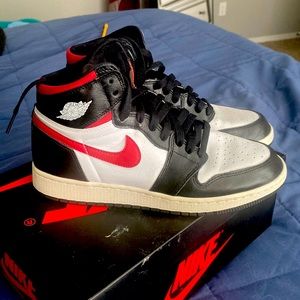 Jordan 1 Retro High big kids 7y 8.5 wm